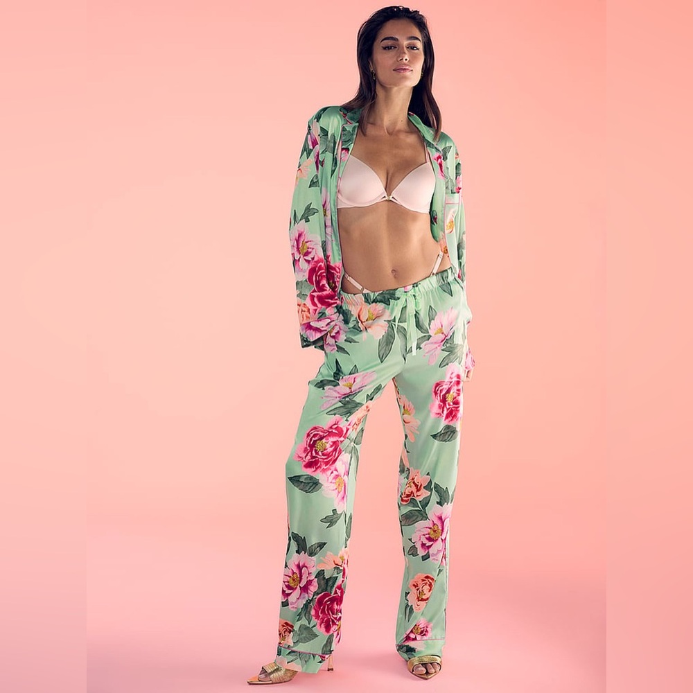 Victoria's Secret Glazed Satin Floral Pajama Set in Pretty Mint Floral Bouquet 💐